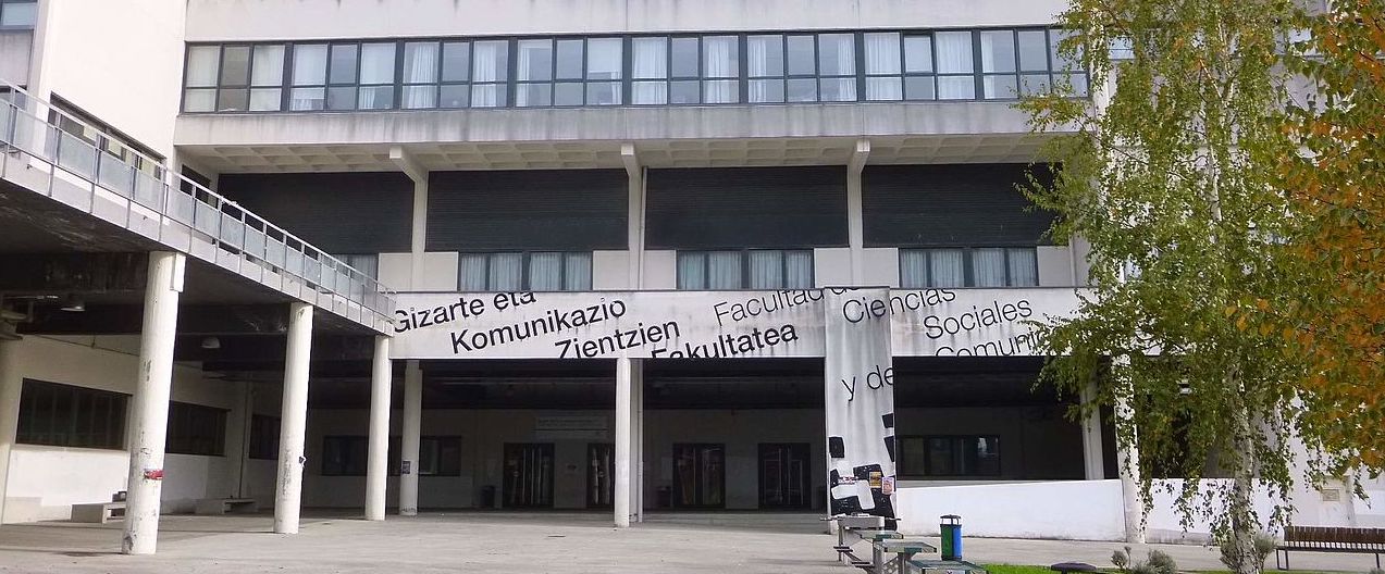 Lejona_-_Campus_de_Bizkaia_de_la_UPV-EHU_-_Facultad_de_Ciencias_Sociales_y_de_la_Comunicación_03